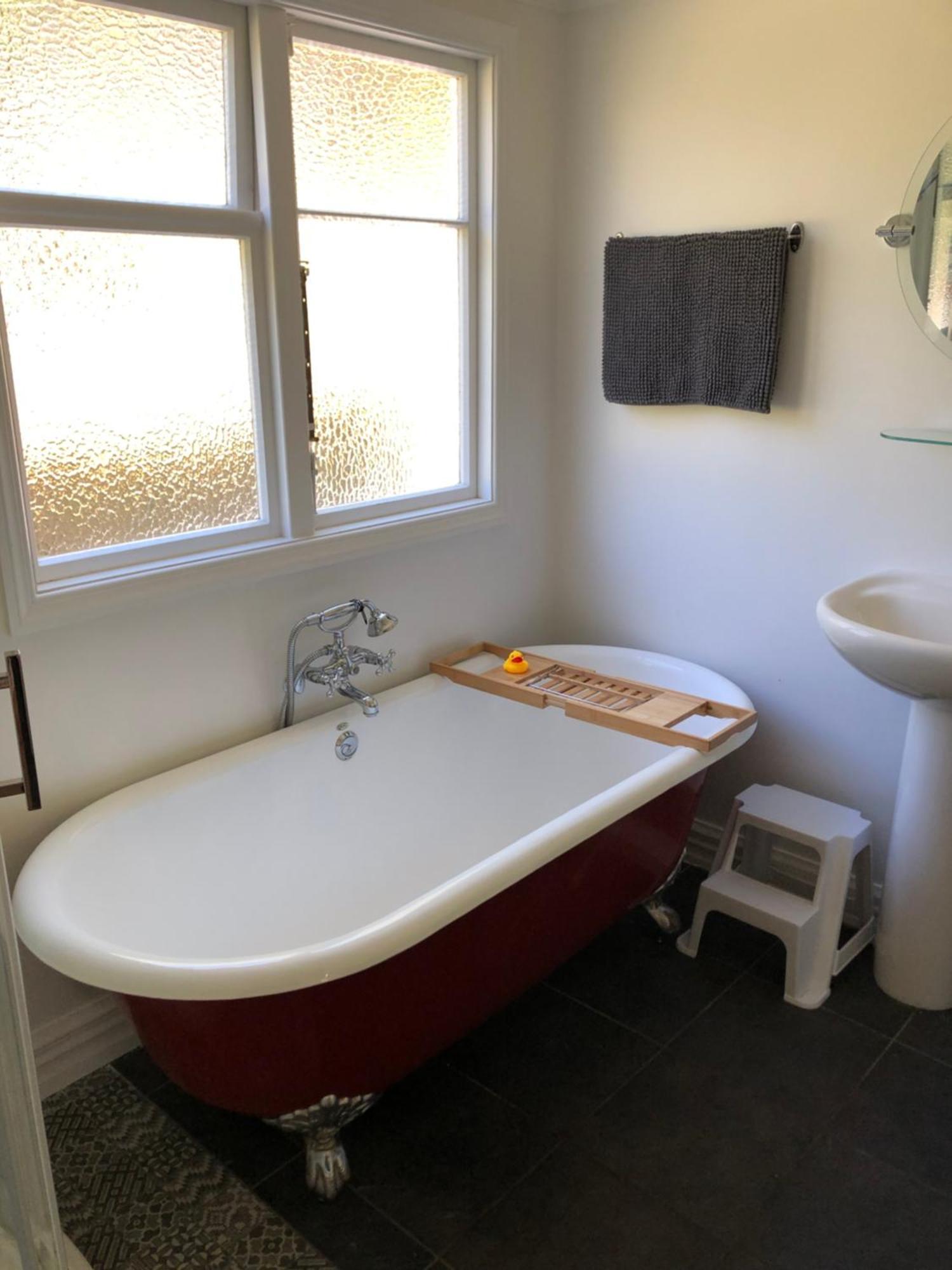 Renwick In The City Nelson, 10Min Walk To City Centre, Full Kitchen, Fast Fibre Wifi, Drive 13Min To Airport, 5Min To Hospital, Quiet Street, Dog Friendly Exterior photo