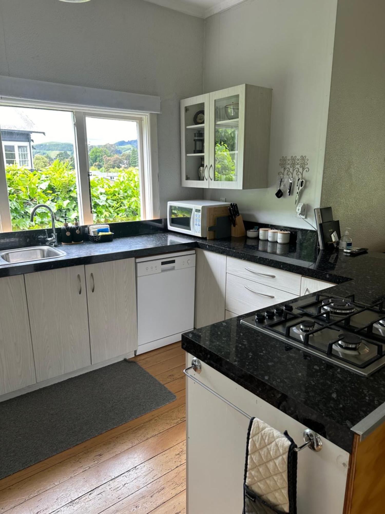 Renwick In The City Nelson, 10Min Walk To City Centre, Full Kitchen, Fast Fibre Wifi, Drive 13Min To Airport, 5Min To Hospital, Quiet Street, Dog Friendly Exterior photo