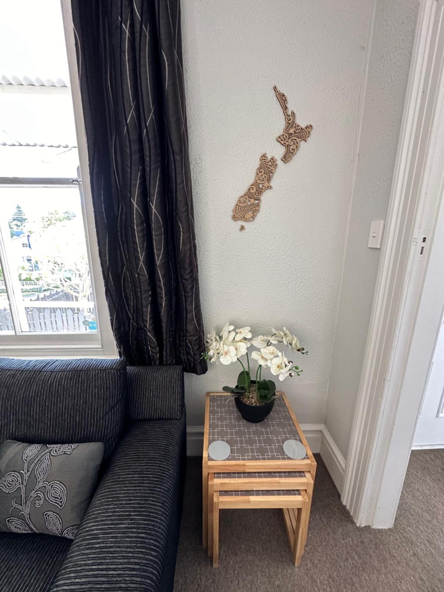 Renwick In The City Nelson, 10Min Walk To City Centre, Full Kitchen, Fast Fibre Wifi, Drive 13Min To Airport, 5Min To Hospital, Quiet Street, Dog Friendly Exterior photo